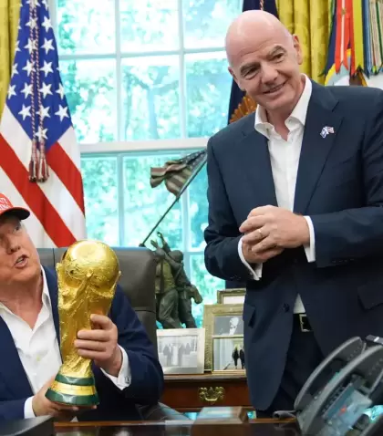 El mandatario de Estados Unidos, Donald Trump, junto a Gianni Infantino, presidente de la FIFA.
