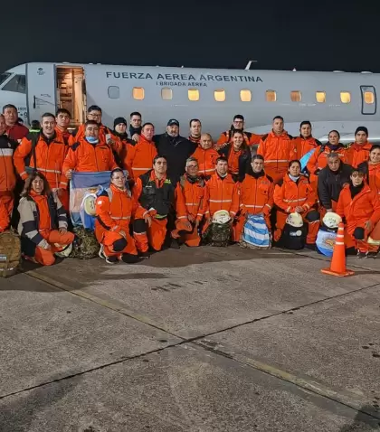 Miembros de la unidad de brigadistas USAR ARG-15 y USAR ARG-10, que relevaron a sus compa�eros de la USAR ARG-12 este fin de semana en Venezuela.