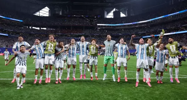 Argentina vs. Inglaterra por un lugar en la final del Mundial 2026: horario, tv y posibles formaciones.